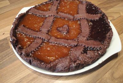 crostata al cioccolato con marmellata di fragole ed albicocche