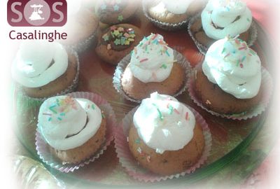Cupcakes decorati con panna montata
