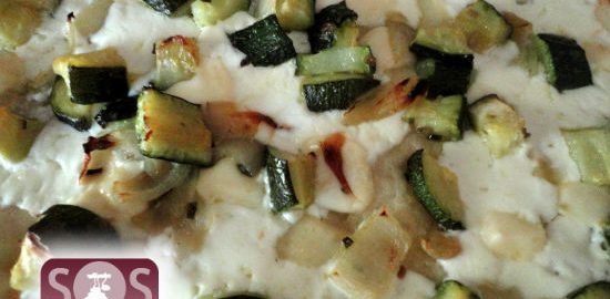 Focaccia con stracchino e zucchine