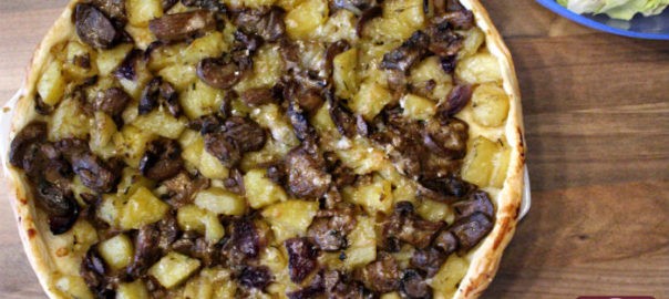 Torta salata con funghi e patate
