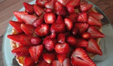 Crostata con crema e fragole