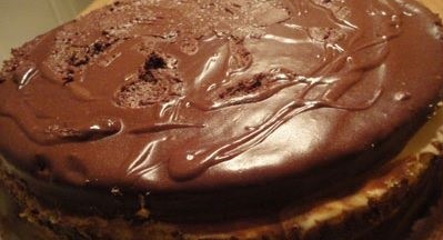 Ricetta Torta al cioccolato con crema chantilly e gocce di cioccolato