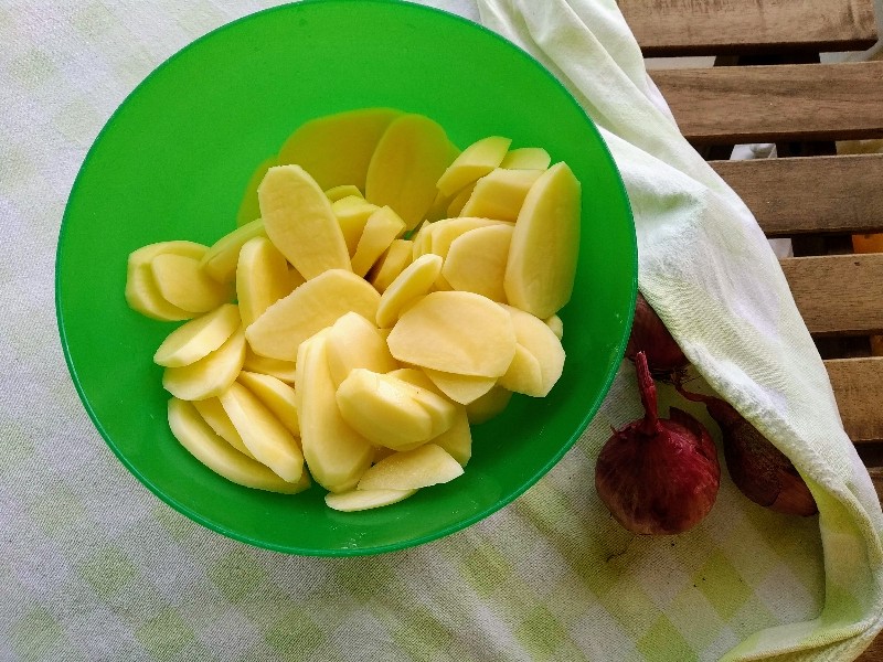 Patate tagliate