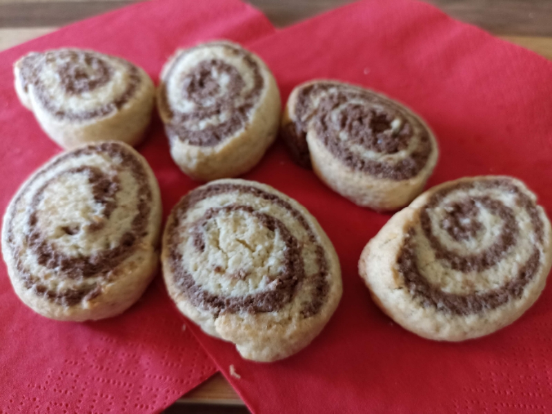 Biscotti bicolore con cocco e cacao
