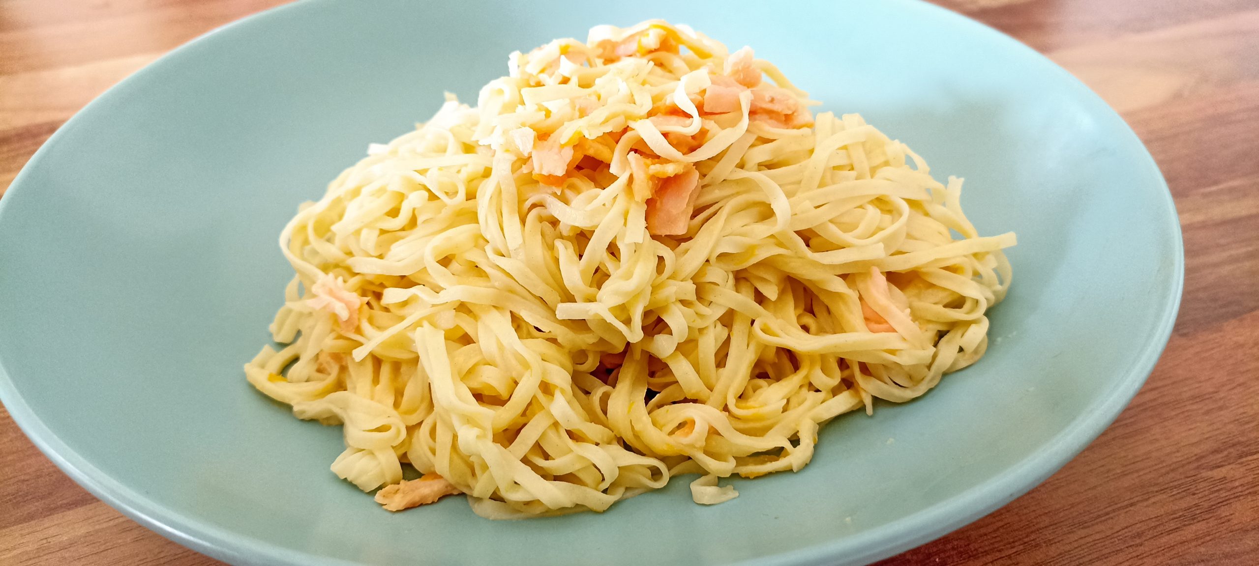 Tagliolini con crema di zucca e salmone